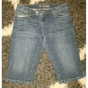 EUC American Eagle Bermuda shorts size 10